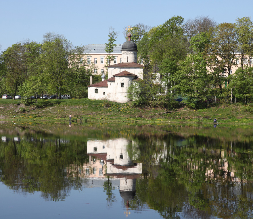 Church of Pope Saint Clement in Pskov – Храм Климента Папы Римского в Пскове, situated on the left banke of the Great River – Vekikaya-Великая Река