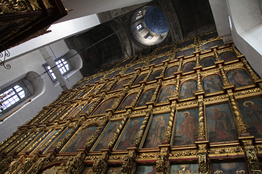 iconostasis of Holy Trinity Sobor in Pskov