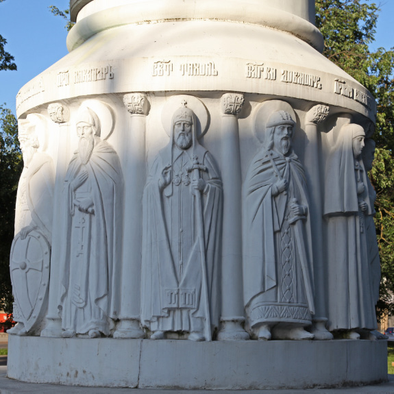 Monumental bronze of grandmother and grandson in Olga's home town of Pskov by sculptor В М Клыков – V.M. Klykov and architect С.Ю. Битный – S.Yu Bitnyi zoom on Saint Tikhon