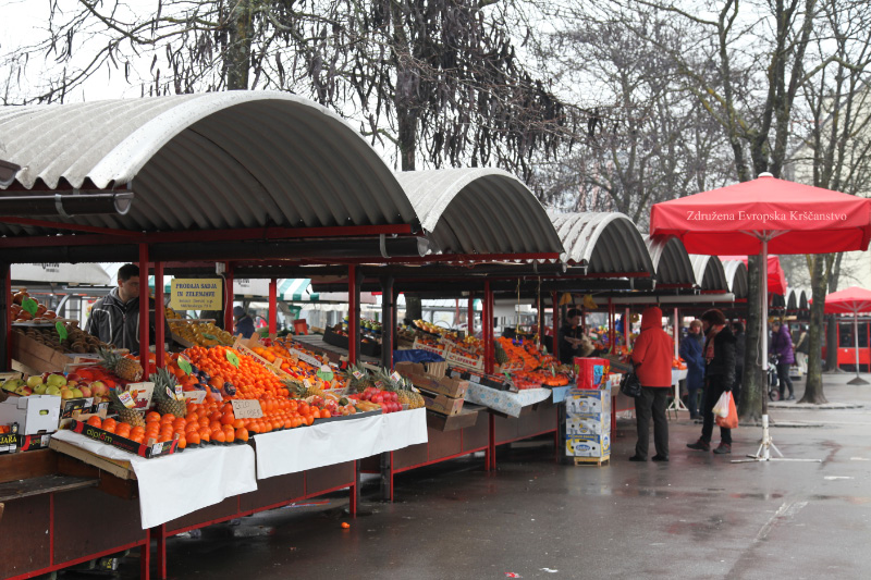 In central Europe, in Ljubljana, oranges and pinepples in January!  It almost makes one feel he could give up eating horses.